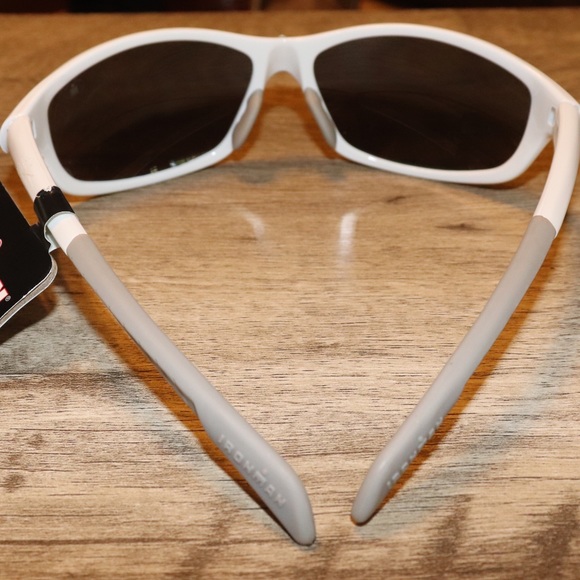 Sunglasses 🕶 $8, 2/$10 or 4/$15 - Picture 4 of 5